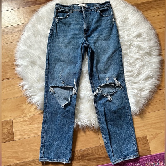 Abercrombie & Fitch The 90’s Straight Ultra High Rise Distressed Jeans Size 30 - Picture 2 of 8